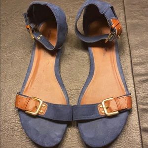 Used women’s sandals size 11.